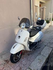 Piaggio Vespa 125 GTS