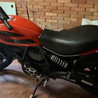 Moto ducati scrambler 400