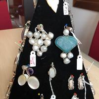 Ciondoli in argento e pietre naturali