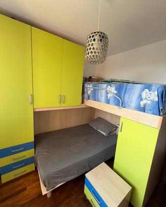 Camera da letto con letto a castello