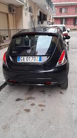 Lancia y