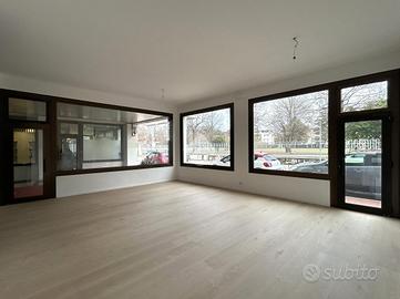 NEGOZIO A MONTEBELLUNA