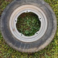 Pneumatico e cerchione per Ape Piaggio