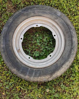 Pneumatico e cerchione per Ape Piaggio