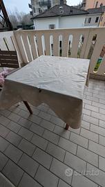 Tavolo quadrato - Gratis 