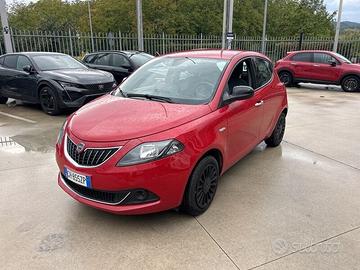 Lancia Ypsilon LANCIA YPSILON HYBRID SILVER 1...