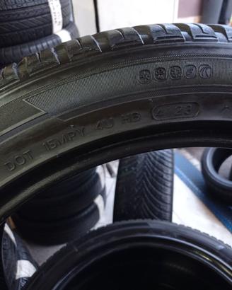 Pneumatici seminuovi 235/45-19