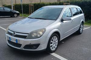 opel astra Sw 1.7 Cosmo