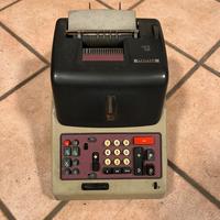 Macchina da scrivere Olivetti divisumma 24