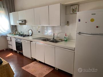 Cucina Salvarani + Lavastoviglie Bosch + Frigo