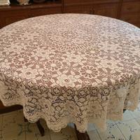 Tovaglia ricamata per tavolo tondo