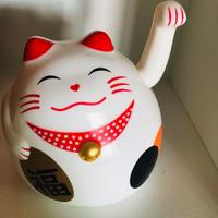 Maneki Neko con braccio oscillante