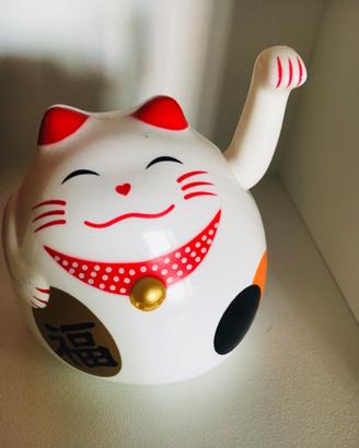 Maneki Neko con braccio oscillante