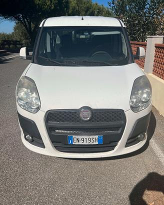 Fiat Doblo Autocarro 5 posti Gancio Traino