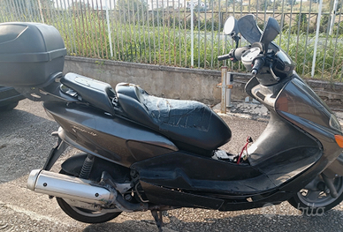Yamaha majesty 125 2007 pezzi di ricambio Ultimi P