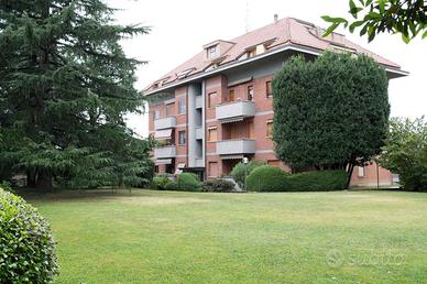 BILOCALE CON CANTINA in contesto signorile