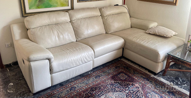 DIVANO IN PELLE BIANCO CON RECLAINER RELAX ELET.