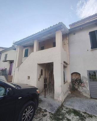 Casa indipendente di 155 m² con 5 locali e box aut