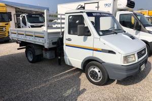 Iveco Daily 35.12 con gru e cassone ribaltabile