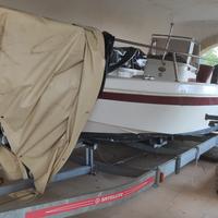 Barca a motore Squalo