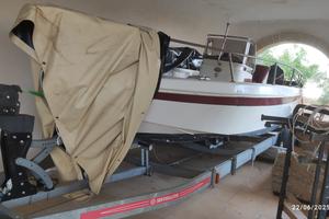 Barca a motore Squalo