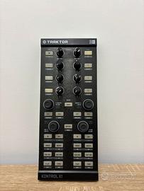 NATIVE INSTRUMENTS Traktor Kontrol X1 Mk2