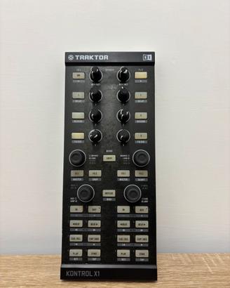 NATIVE INSTRUMENTS Traktor Kontrol X1 Mk2