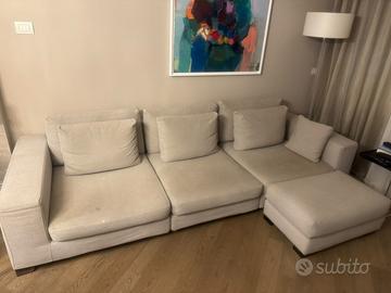 Divano 3 posti con pouf