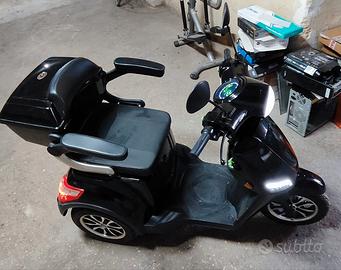 Triciclo elettrico per anziani