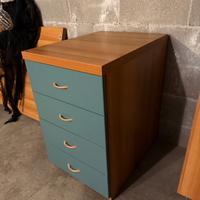 Cassettiera di legno
