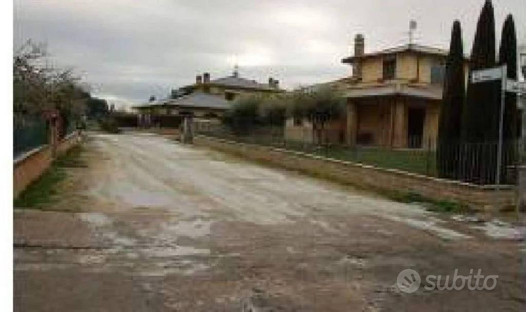 Immobile in asta di 3141 m² a Castiglione del Lago - Altro