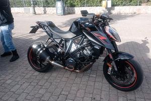 ktm super Duke 1290 r