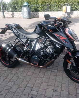 ktm super Duke 1290 r