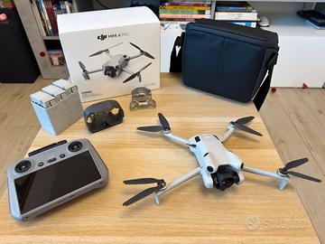 DJI Mini 4 Pro Fly More Combo telcomando DJI RC 2