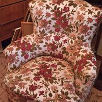 poltrona imbottita fiorita