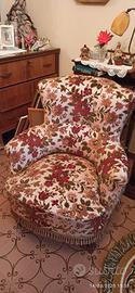 poltrona imbottita fiorita