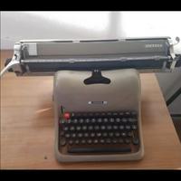 Macchina da scrivere Olivetti. Lexicon 80. 