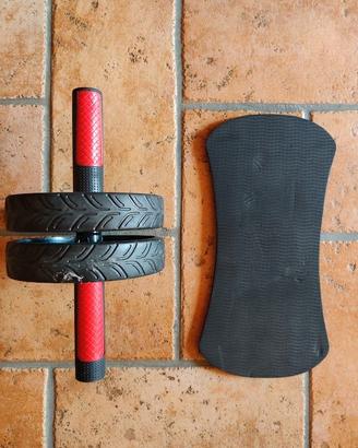 Rullo per addominali - attrezzo per workout a casa