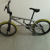 bicicletta bmx