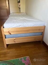 Letto Ikea Utaker con i due materassi