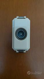 Vimar serie 8000 presa tv