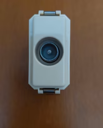 Vimar serie 8000 presa tv