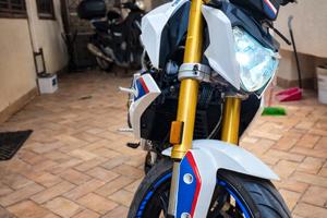 BMW G310R