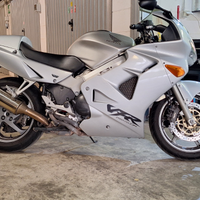 Vfr 800 fi