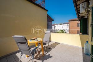 TRILOCALE RISTRUTTURATO CON AMPIO TERRAZZO