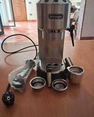 macchina caffè De Longhi Dedica