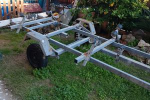 Carrello porta imbarcazioni