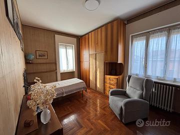 STANZA aria condizionata, box coperto, ampi spazi