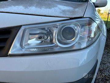 Faro anteriore sx e dx Renault Megane 2007