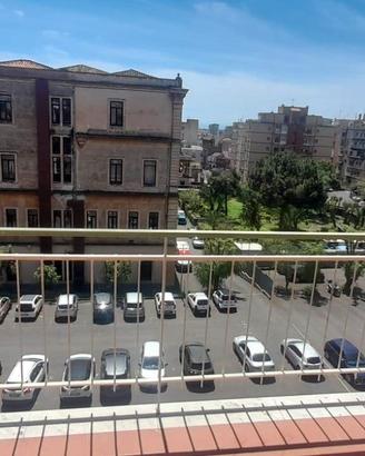 155mq di Luce Spazio: Vivi il Borgo e la via Etnea